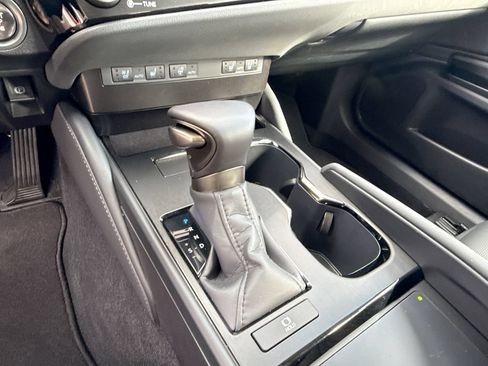 Used 2025 Lexus ES 350 w/ Premium Package FWD image 20