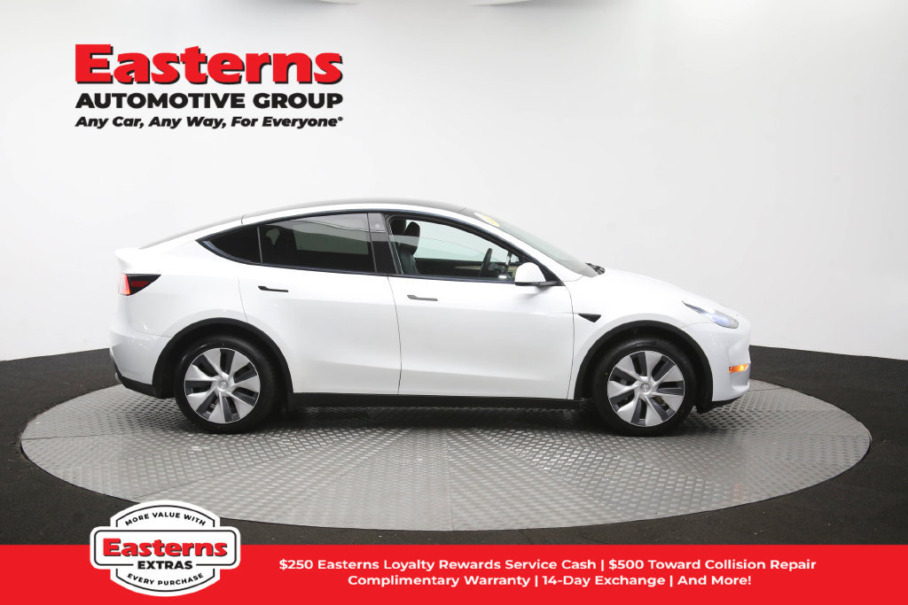 Used 2022 Tesla Model Y Long Range AWD/4WD image 43