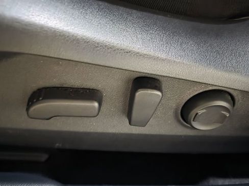 Used 2022 Subaru Outback Premium image 15