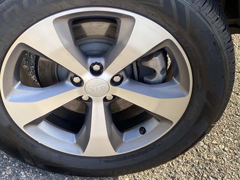 Certified 2022 Jeep Cherokee Limited image 31