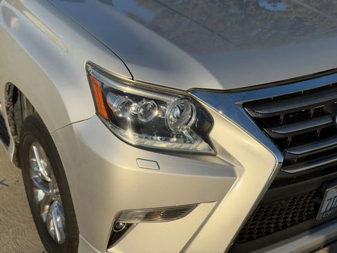 Used 2014 Lexus GX 460 image 7