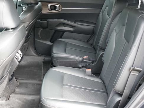Used 2021 Kia Sorento EX FWD image 18