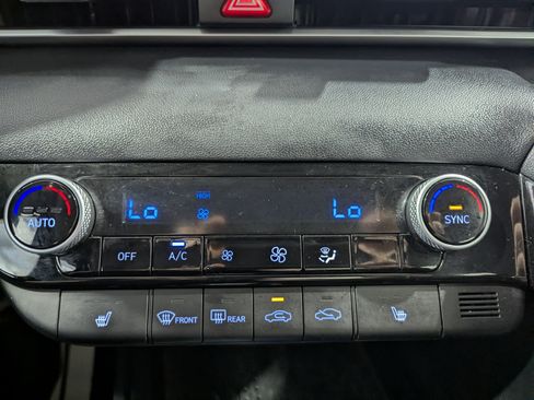 Used 2022 Hyundai Elantra SEL w/ Convenience Package image 18