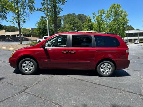 Used 2009 Kia Sedona LX w/ PWR Pkg FWD image 2
