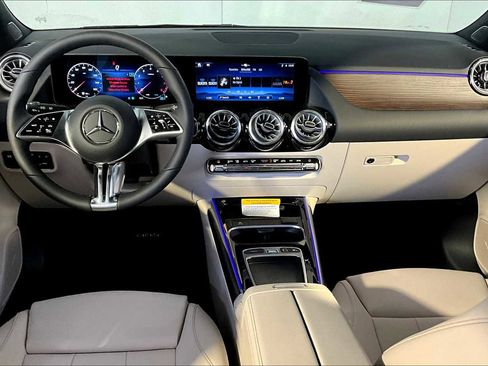 New 2026 Mercedes-Benz GLA 250 4MATIC image 7