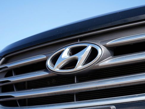 Used 2018 Hyundai Santa Fe Sport image 4