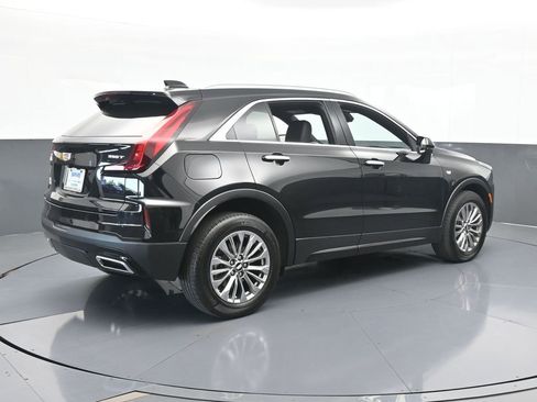 Used 2024 Cadillac XT4 Premium Luxury image 6