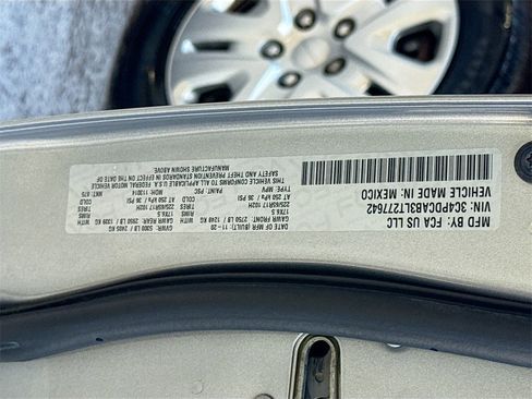 Used 2020 Dodge Journey SE w/ SE Popular Equipment Group image 34