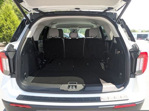 New 2026 Ford Explorer Active w/ Active Comfort Package RWD image 13
