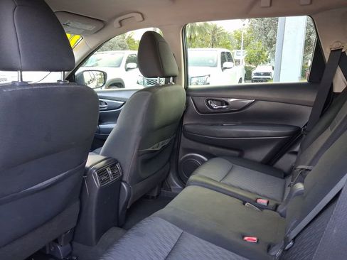 Used 2018 Nissan Rogue S image 8