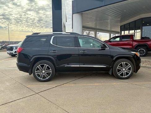 Used 2018 GMC Acadia Denali w/ Technology Package image 5