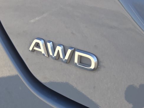 Used 2025 Honda Pilot Touring image 11