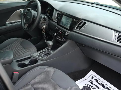 Used 2017 Kia Niro FE FWD image 12