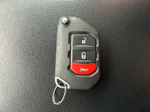 Used 2023 Jeep Wrangler Sport AWD/4WD image 25