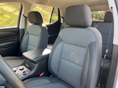 Used 2020 Chevrolet Traverse LS image 9