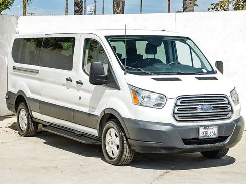 Used 2018 Ford Transit 350 XLT image 3