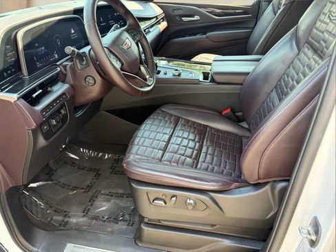 Used 2022 Cadillac Escalade Sport Platinum AWD/4WD image 9