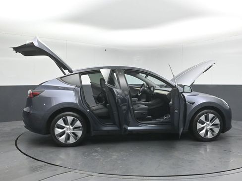 Used 2023 Tesla Model Y Long Range image 48
