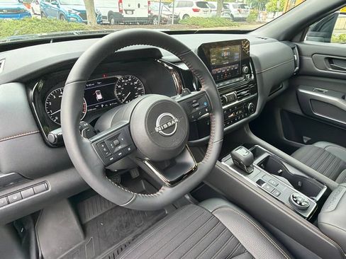 Used 2024 Nissan Pathfinder Rock Creek AWD/4WD image 10
