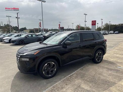 Used 2026 Nissan Rogue SV AWD/4WD image 3