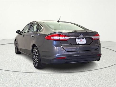 Used 2018 Ford Fusion SE w/ Fusion SE Technology Package image 6