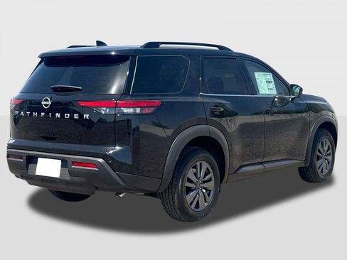 New 2025 Nissan Pathfinder SV image 5