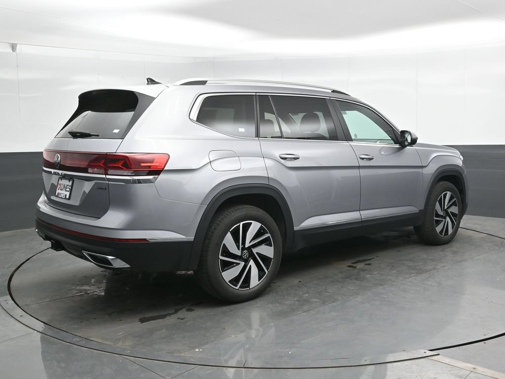 Used 2025 Volkswagen Atlas SEL AWD/4WD image 4