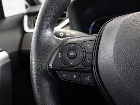 Used 2025 Toyota RAV4 XLE image 18