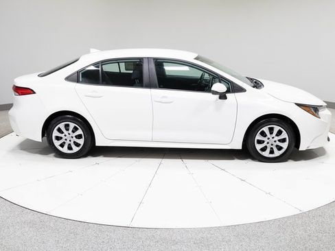 Used 2020 Toyota Corolla LE image 5