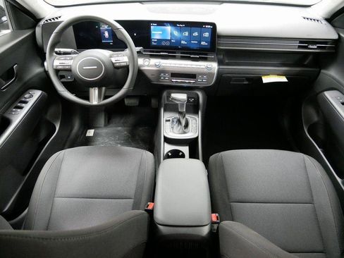 Certified 2025 Hyundai Kona SEL AWD/4WD image 11