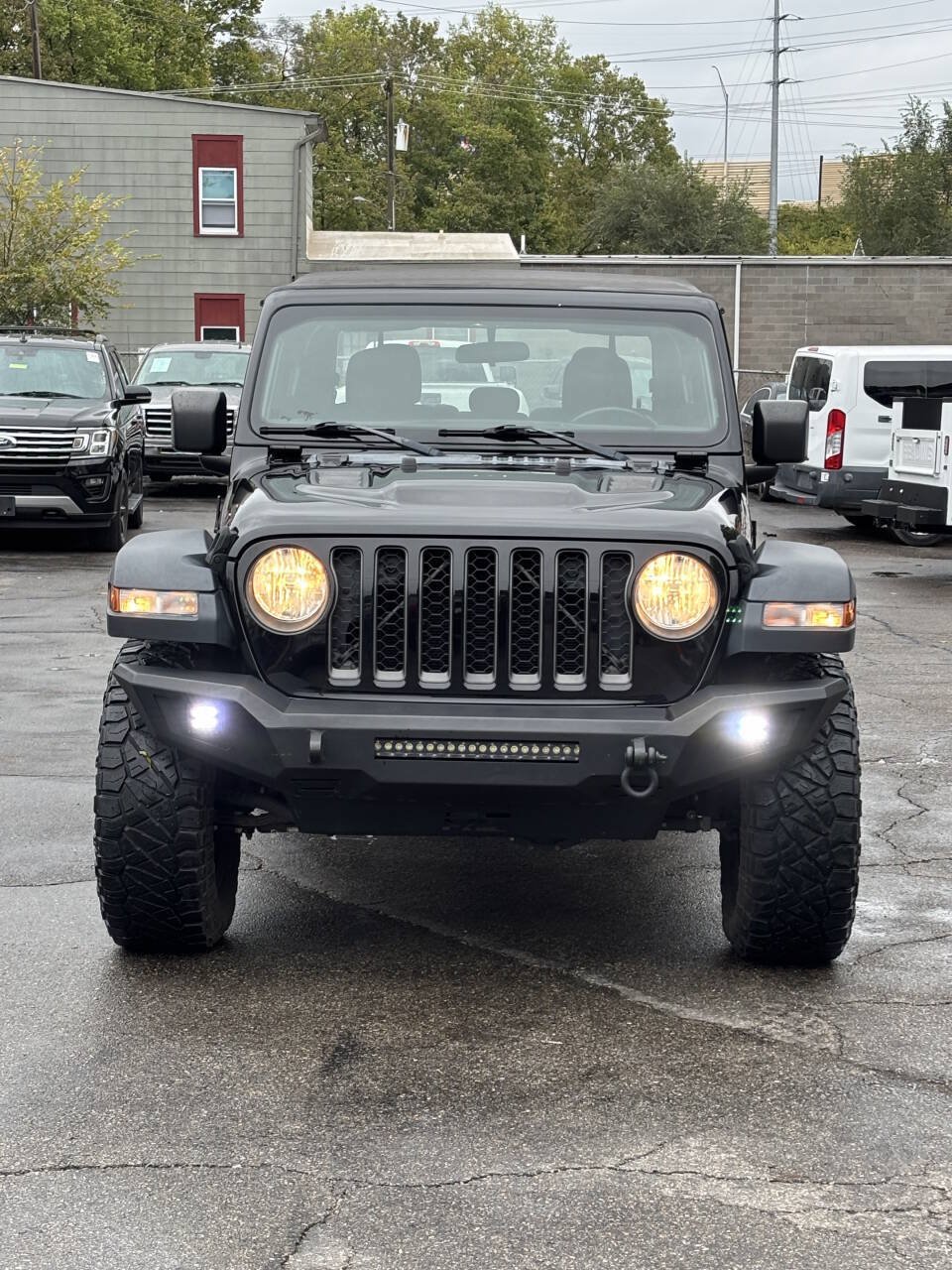 Used 2020 Jeep Gladiator Rubicon w/ Trailer Tow Package AWD/4WD image 3