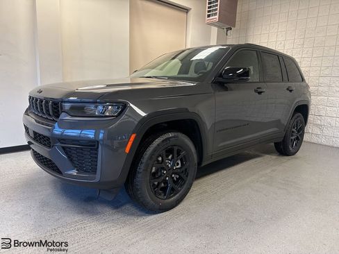 New 2026 Jeep Grand Cherokee Altitude AWD/4WD image 1