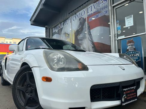 Used 2000 Toyota MR2 image 1