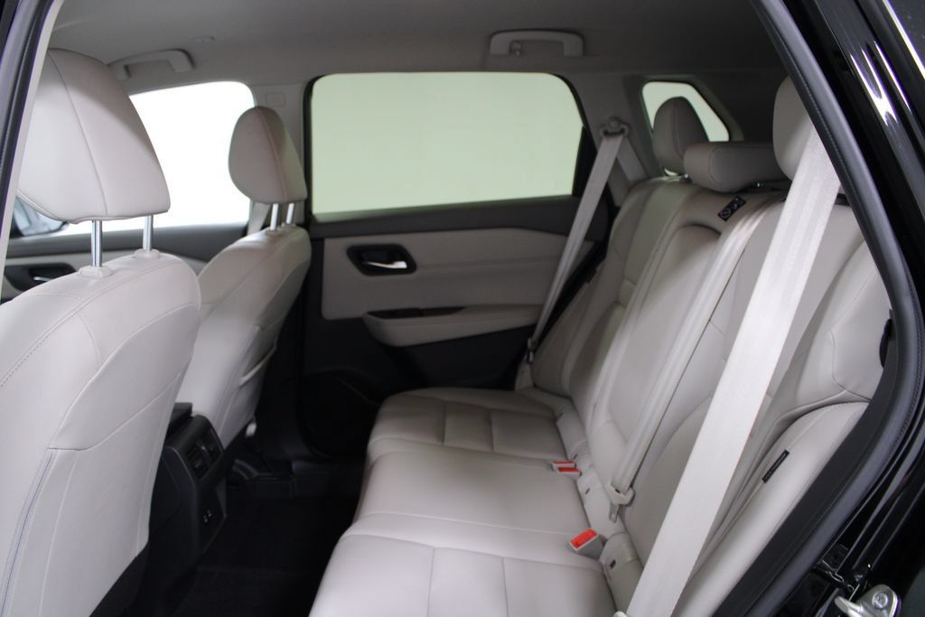 Used 2024 Nissan Rogue SL FWD image 23