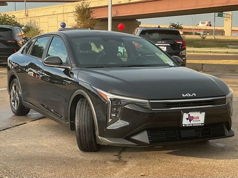 Used 2025 Kia K4 FWD image 3