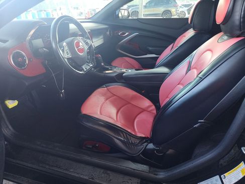 Used 2020 Chevrolet Camaro LT RWD image 5