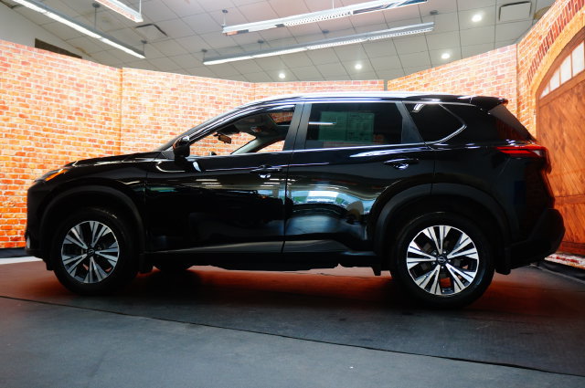 Certified 2022 Nissan Rogue SV w/ SV Premium Package AWD/4WD image 4