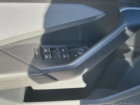 Used 2025 Volkswagen Jetta SE image 20