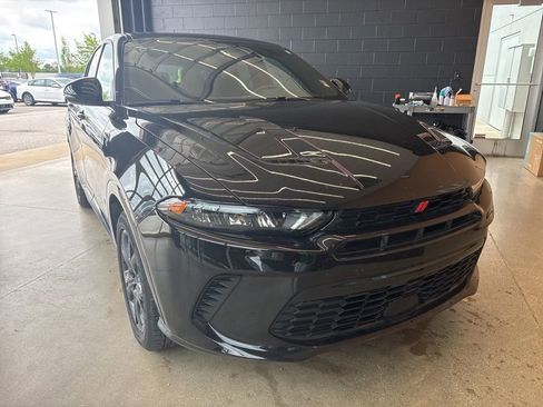 Used 2024 Dodge Hornet R/T w/ R/T Blacktop Package AWD/4WD image 2