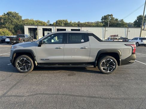New 2026 Chevrolet Silverado EV LT image 5