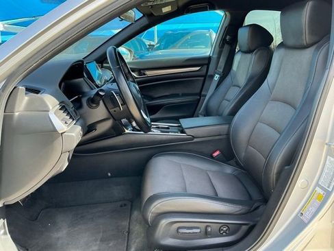 Used 2019 Honda Accord Sport image 9