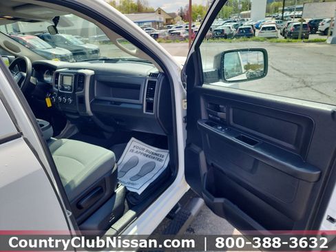 Used 2018 RAM 1500 Express AWD/4WD image 28