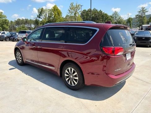 Used 2020 Chrysler Pacifica Touring-L Plus w/ Advanced Safetytec Group FWD image 54