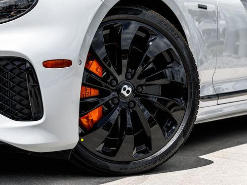 New 2025 Bentley Continental GTC image 9