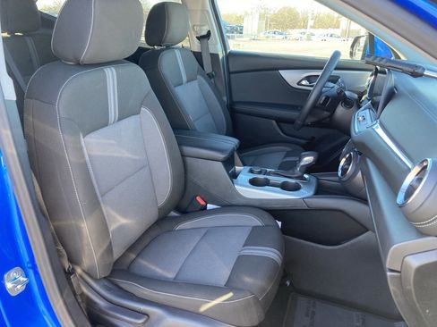 Used 2025 Chevrolet Blazer LT image 28