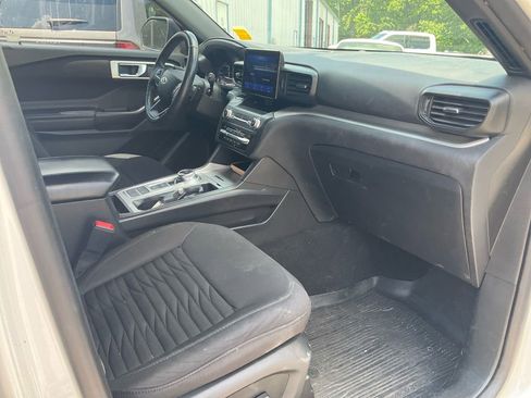 Used 2020 Ford Explorer XLT RWD image 11