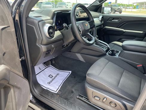 Used 2023 Chevrolet Colorado LT w/ LT Convenience Package II AWD/4WD image 13