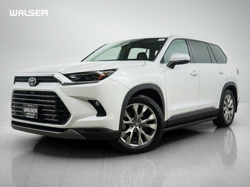 Used 2024 Toyota Grand Highlander Limited image 1