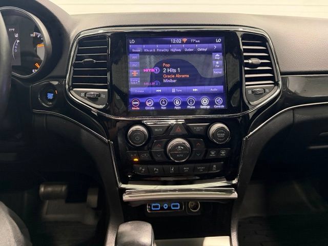 Used 2019 Jeep Grand Cherokee Trailhawk w/ Trailhawk Luxury Group AWD/4WD image 16