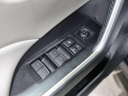Used 2025 Toyota RAV4 XLE AWD/4WD image 14